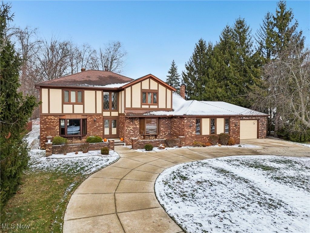 Photo of 4450 Sir Robert Avenue, North Royalton, OH 44133 (MLS # 5175214)