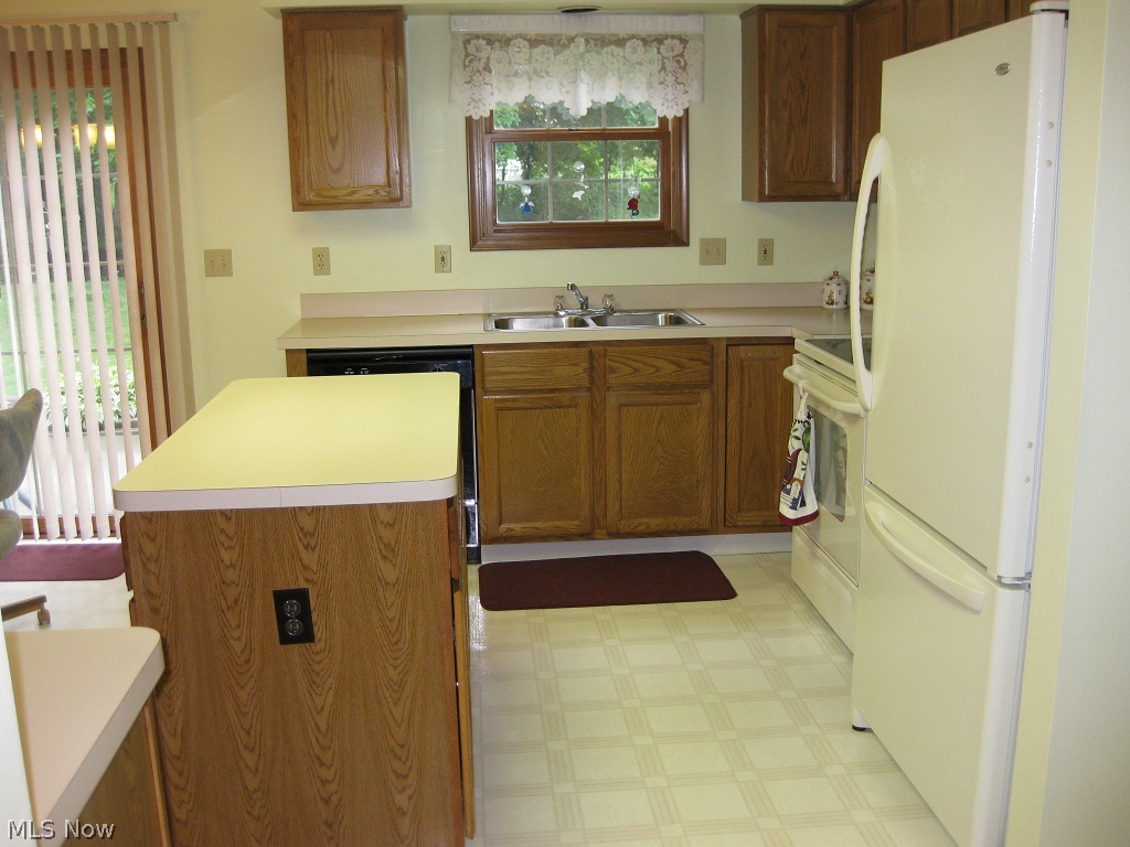 Pine Lakes Village - Residential