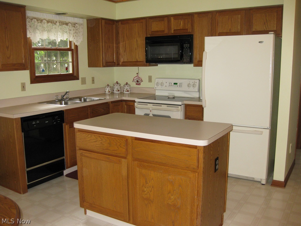 Pine Lakes Village - Residential