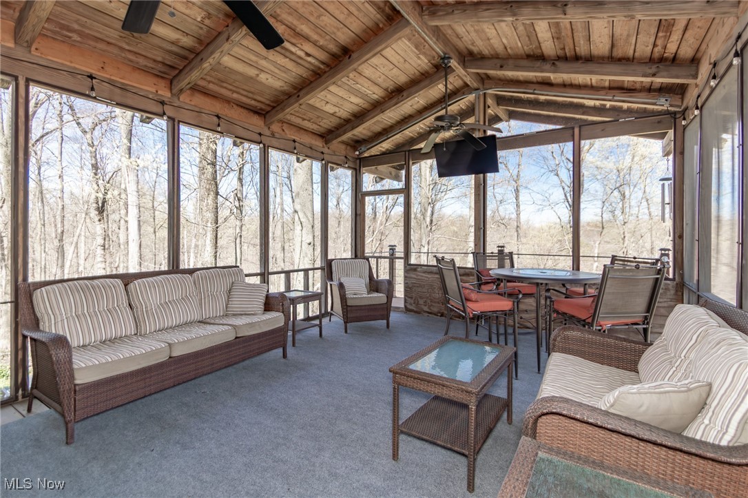 10015 Crestridge Drive, Chardon, Ohio image 14