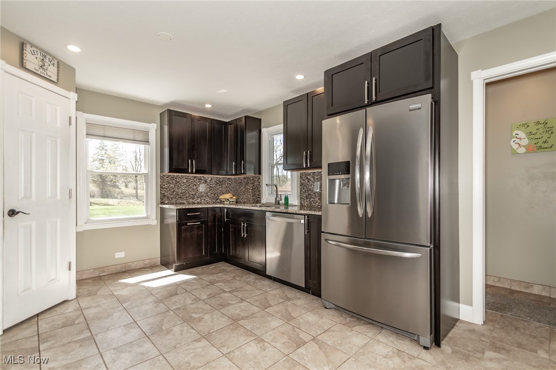 10015 Crestridge Drive, Chardon, Ohio image 19