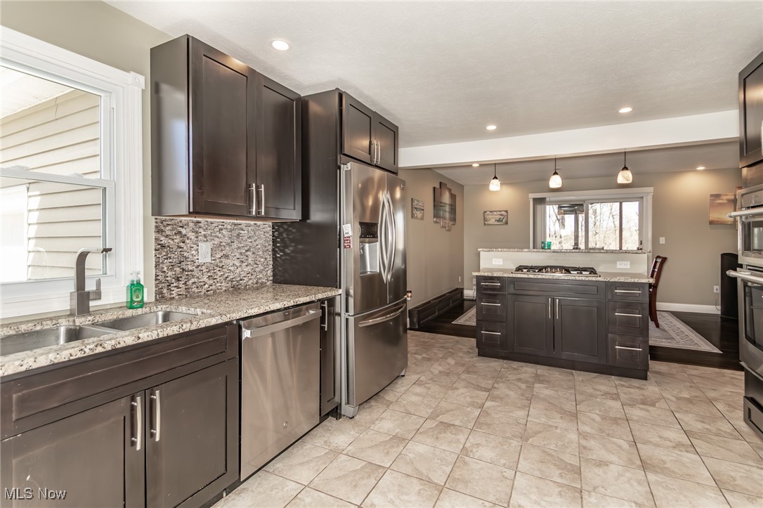 10015 Crestridge Drive, Chardon, Ohio image 21