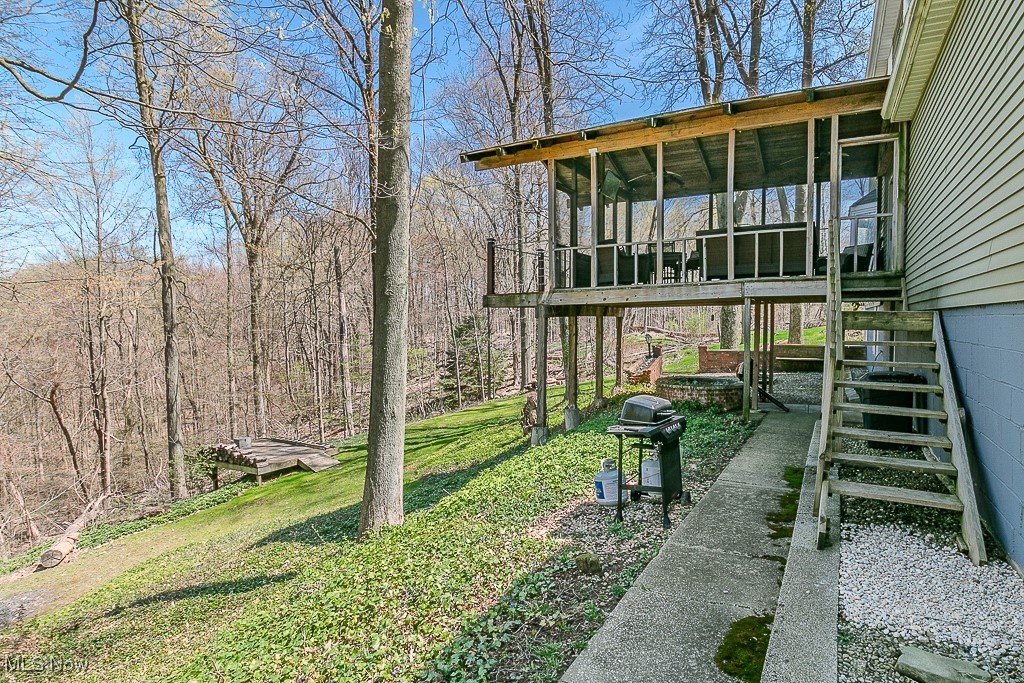 10015 Crestridge Drive, Chardon, Ohio image 5