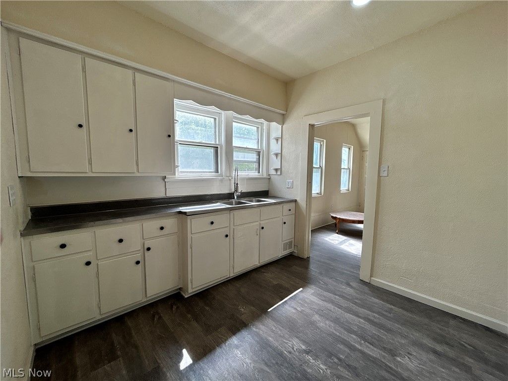 Photo of 1317 Plum Street #Apt 1, Steubenville, OH 43952 (MLS # 5211516)