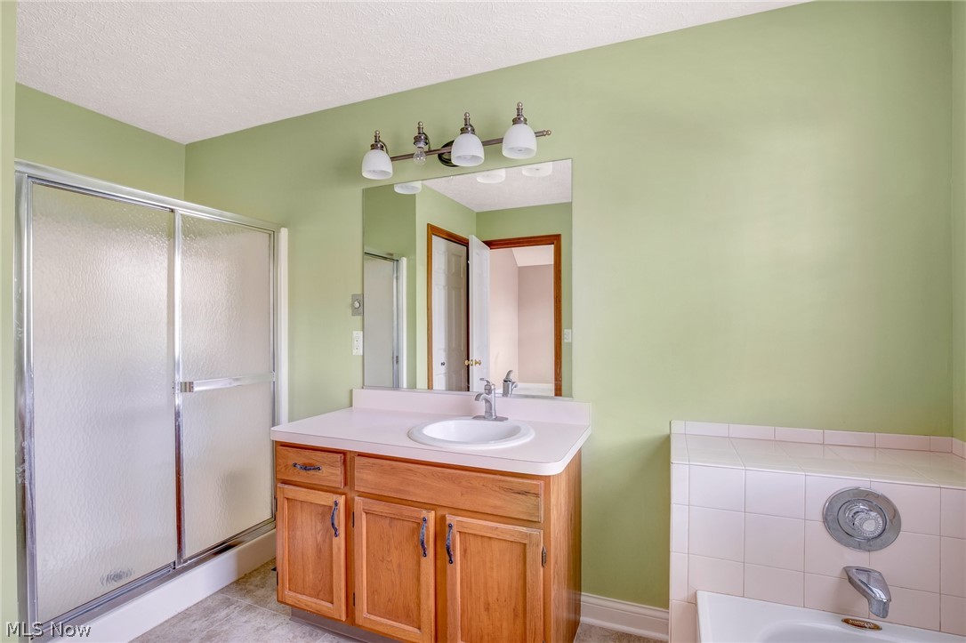 Bradley Woods Estates Twnhse Condo - Residential