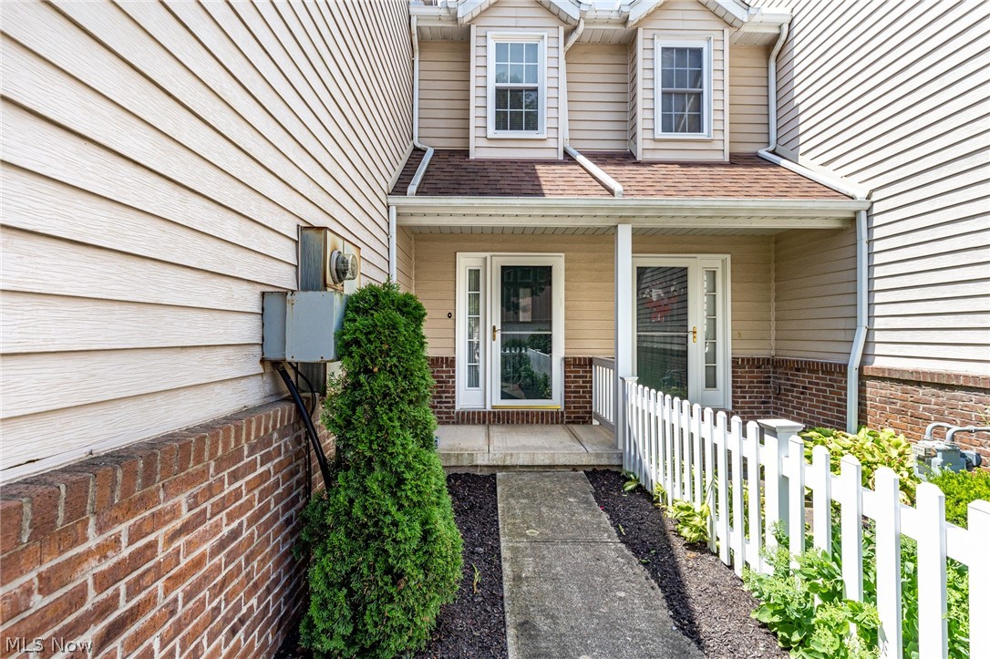 Bradley Woods Estates Twnhse Condo - Residential