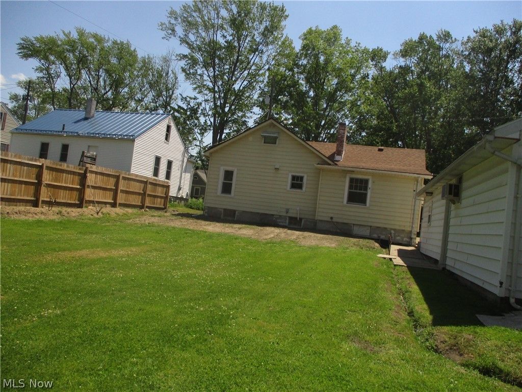 Photo of 411 Eastlawn Street, Geneva, OH 44041 (MLS # 5211886)