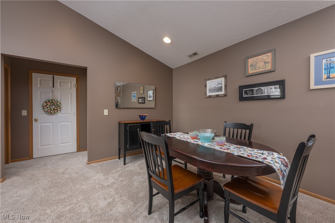 8657 Dublin Ridge Circle, Massillon, Ohio image 15