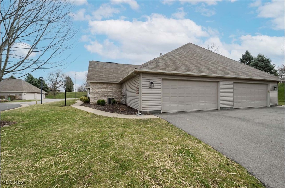 8657 Dublin Ridge Circle, Massillon, Ohio image 2