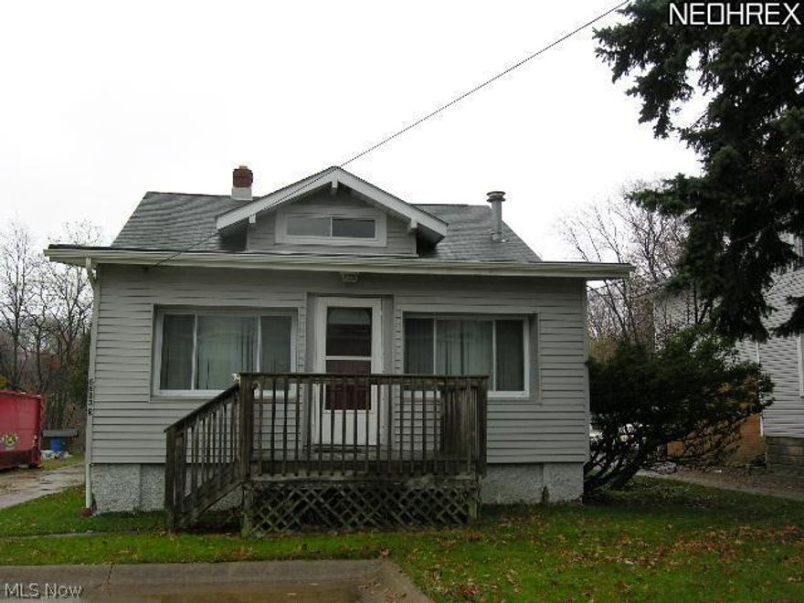 Quiet setting. 3-Car garage. Spacious great rm. Credit & background reports will be performed by owner at tenant's expense.