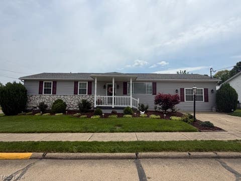 Homes For Sale - 601 Mckenna Drive<br/> Williamstown, WV 26187