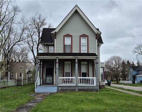 Photo of 7202 Harvard Avenue, Cleveland, OH 44105 (MLS # 5203359)