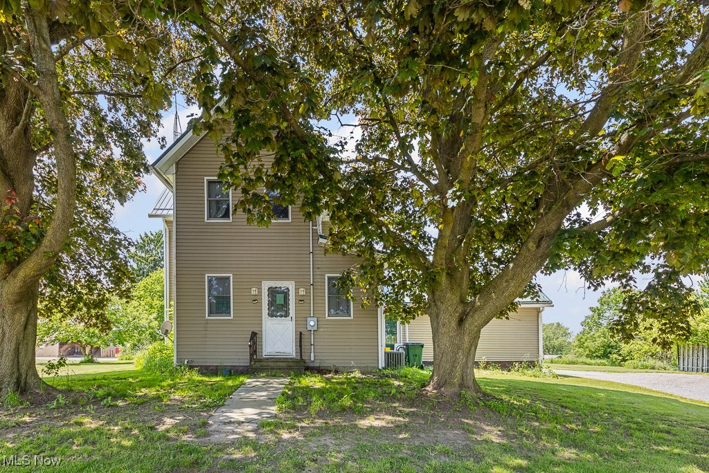 5869 Beechwood Avenue, Alliance, Ohio image 1