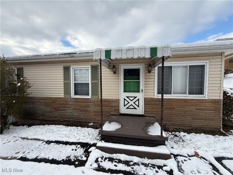 Homes For Sale - 108 Sullivan Circle<br/> Hancock County, Weirton, WV 26062