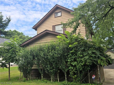 Homes For Sale - 3260 Vestal Road<br/> Youngstown, OH 44509