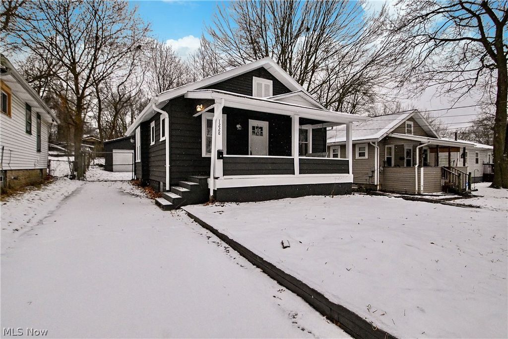 Photo of 1228 Arnold Avenue, Akron, OH 44305 (MLS # 5192594)