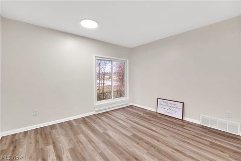 Tiny photo for 1338 Oak Avenue, Barberton, OH 44203 (MLS # 5187957)