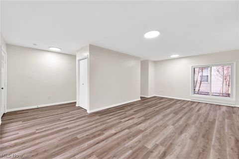 Tiny photo for 1338 Oak Avenue, Barberton, OH 44203 (MLS # 5187957)