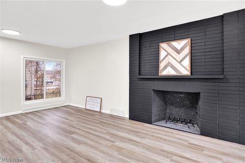 Tiny photo for 1338 Oak Avenue, Barberton, OH 44203 (MLS # 5187957)