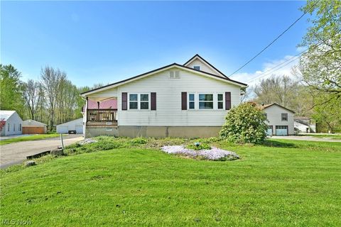 Photo of 4995 Parkman Road NW, Warren, OH 44481 (MLS # 5204117)