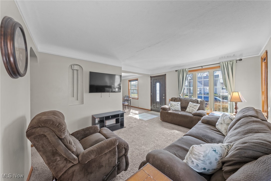7712 Ivandale Drive, Parma, Ohio image 2