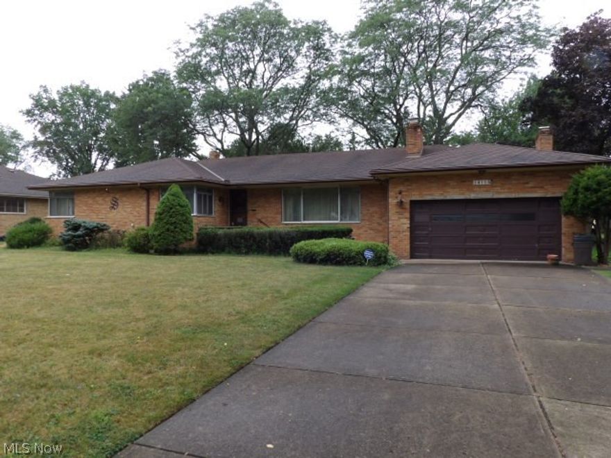 Amazing brick ranch, with large rooms throughout the home, extra large yard. Finished basement. Ready to be restored to its former glory.