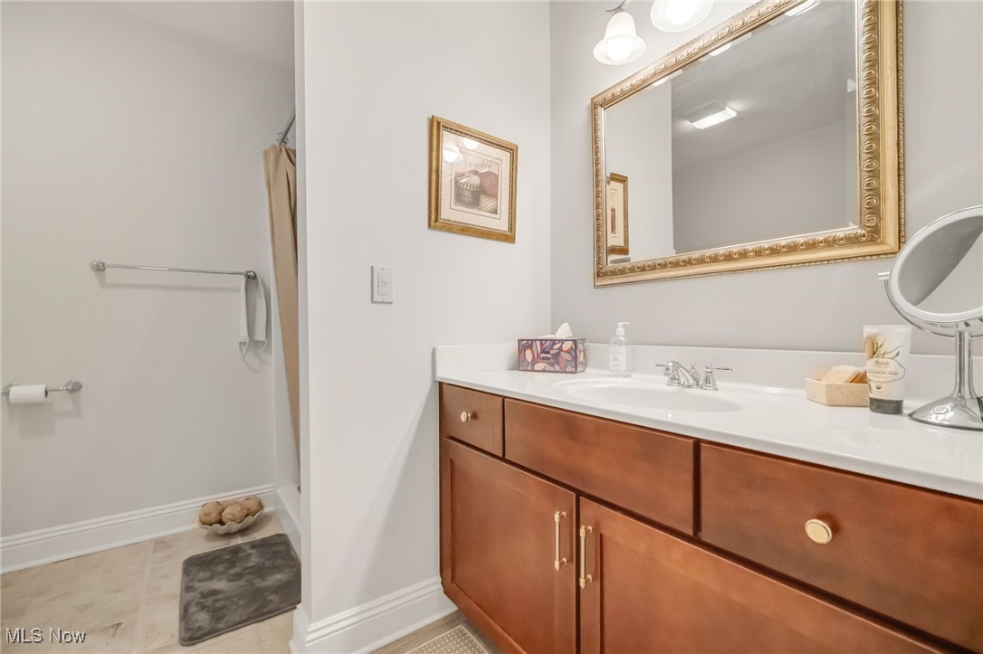 3025 Halle Drive, Medina, Ohio image 28