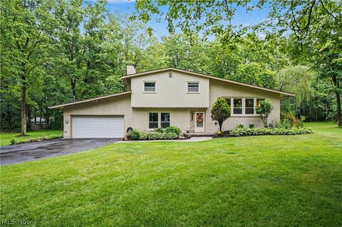 Photo of 669 Westridge Road, Akron, OH 44333 (MLS # 5221117)