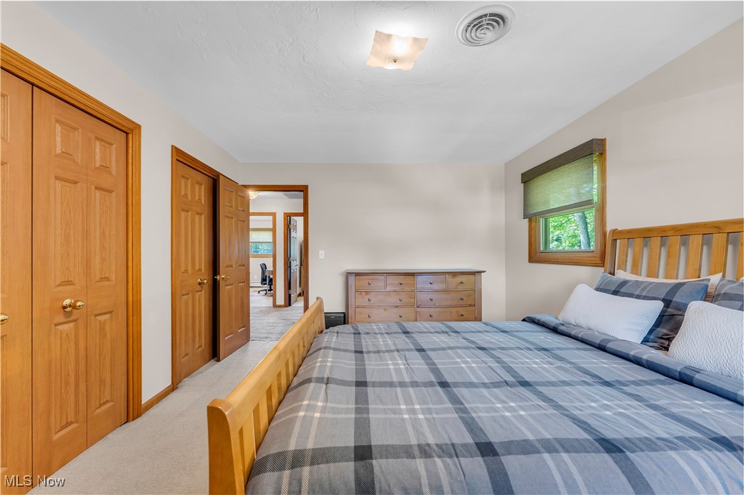 4617 Bruening Drive, Parma, Ohio image 33