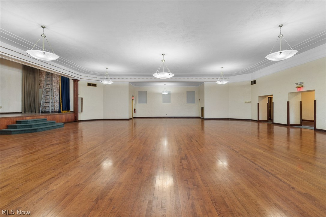 Barberton - Commercial Sale