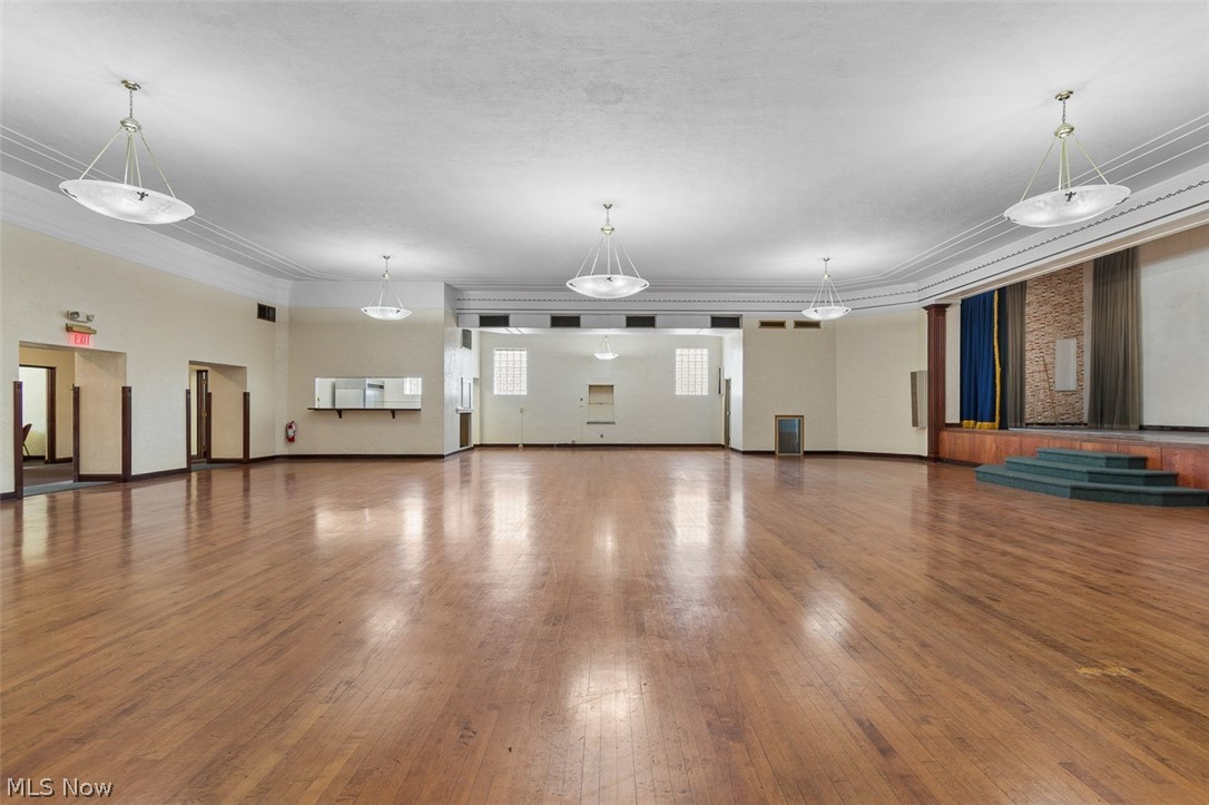 Barberton - Commercial Sale