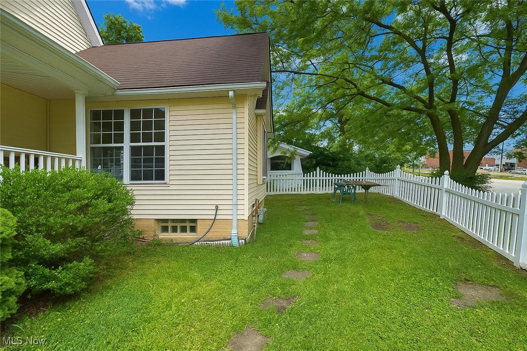 Cleveland, Ohio 44110, United States, 2 Bedrooms Bedrooms, ,2 BathroomsBathrooms,Residential,Active,156540