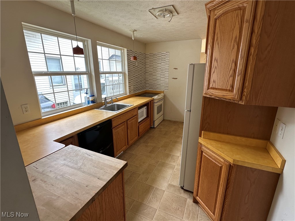 Cleveland, Ohio 44110, United States, 2 Bedrooms Bedrooms, ,2 BathroomsBathrooms,Residential,Active,156540