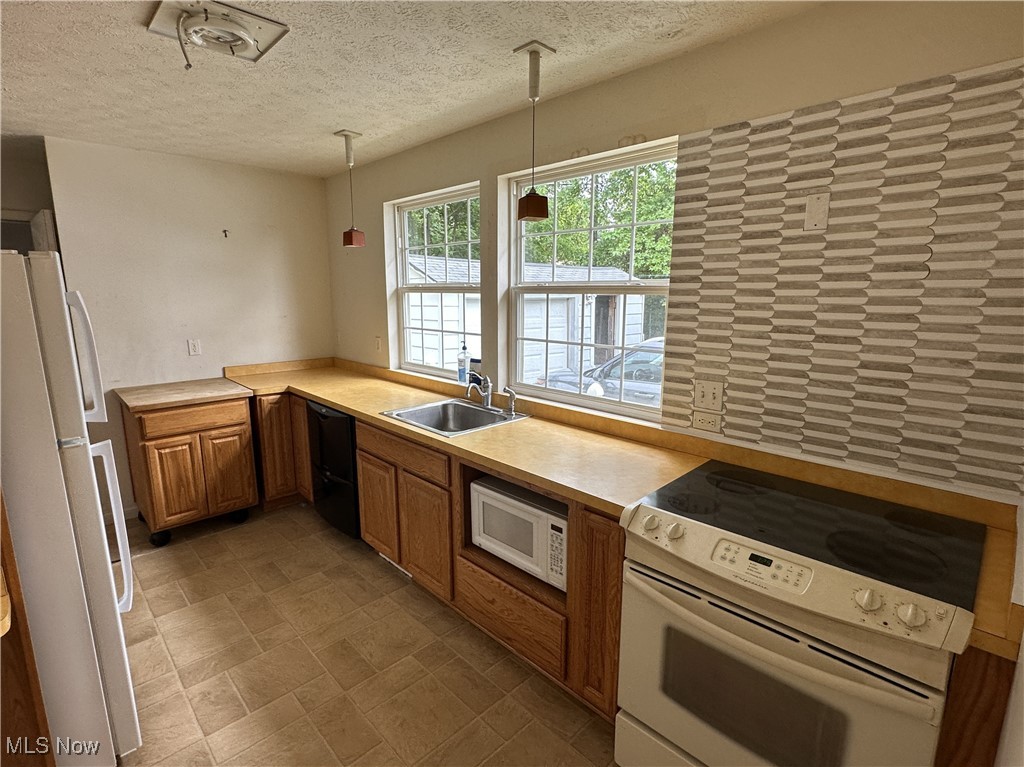 Cleveland, Ohio 44110, United States, 2 Bedrooms Bedrooms, ,2 BathroomsBathrooms,Residential,Active,156540