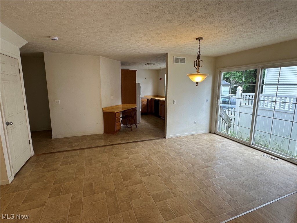 Cleveland, Ohio 44110, United States, 2 Bedrooms Bedrooms, ,2 BathroomsBathrooms,Residential,Active,156540