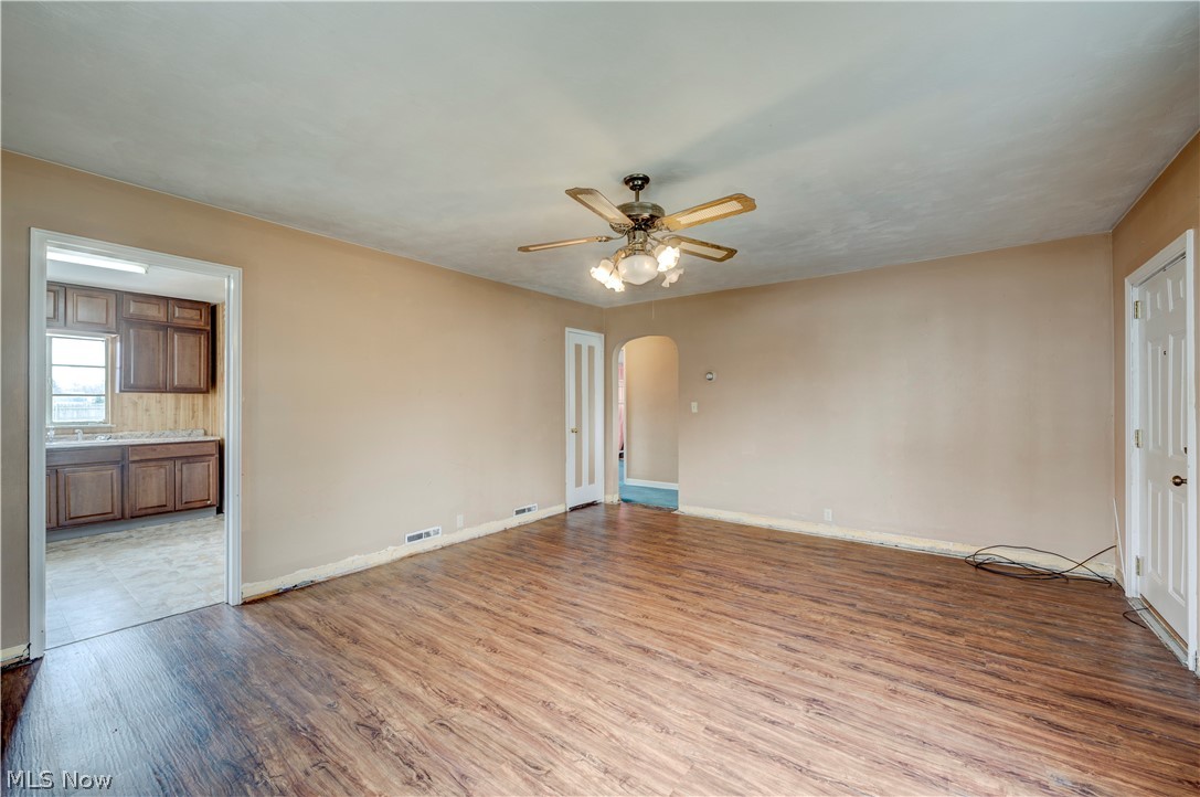 Village/New London - Residential