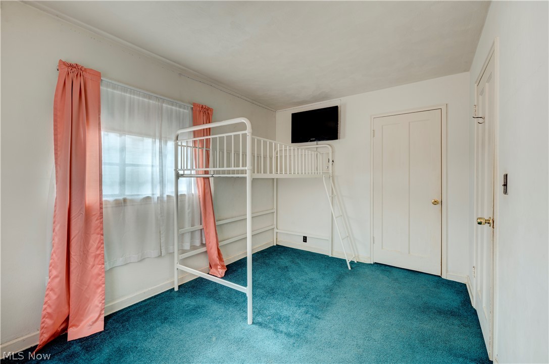 Village/New London - Residential