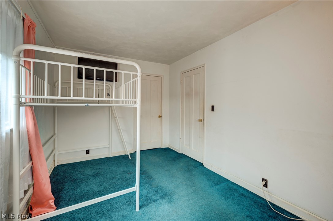 Village/New London - Residential