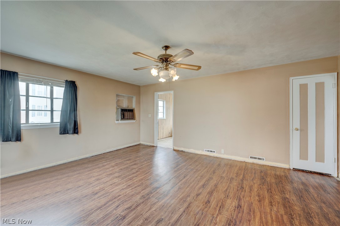 Village/New London - Residential