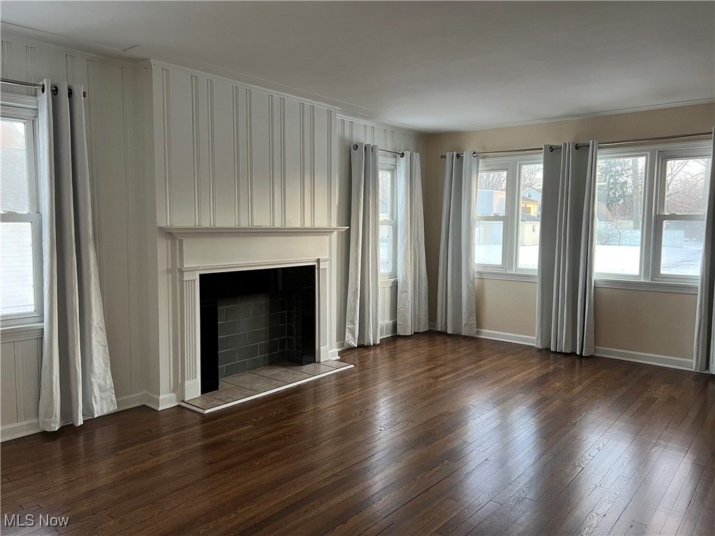 Photo of 824 Highland Park Boulevard, Lorain, OH 44052 (MLS # 5183429)