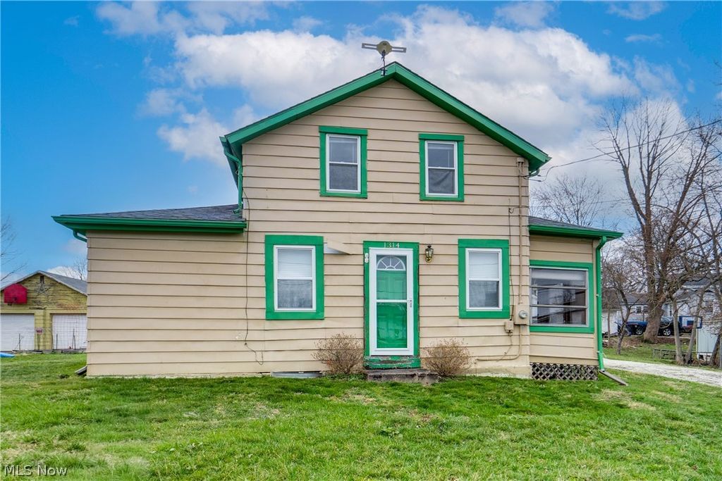 Photo of 1314 Bank Street, Atwater, OH 44201 (MLS # 5205559)