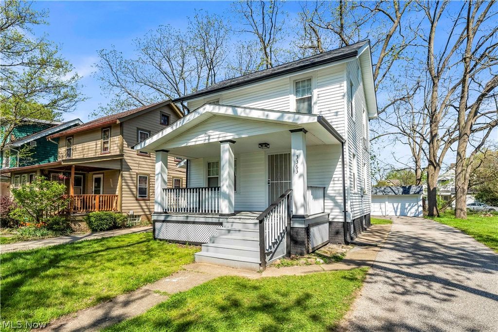 Photo of 3363 W 136th Street, Cleveland, OH 44111 (MLS # 5207414)