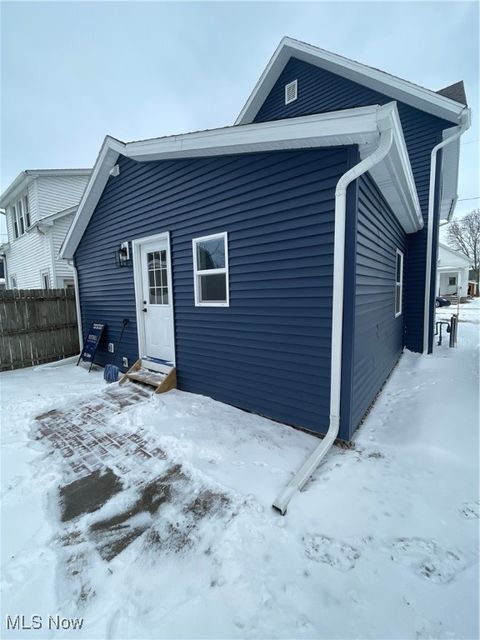 Tiny photo for 318 High Street, Sandusky, OH 44870 (MLS # 5179719)