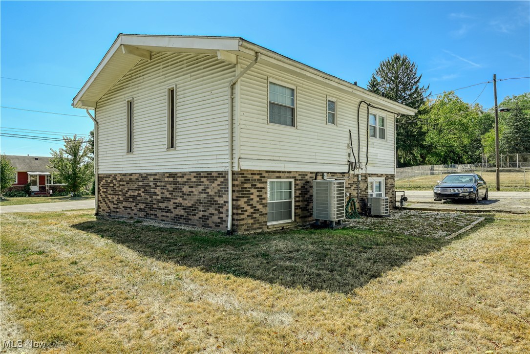 Lakemore, Ohio 44250, United States, 4 Bedrooms Bedrooms, ,2 BathroomsBathrooms,Residential,Contingent,208307