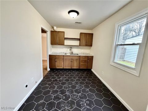 Tiny photo for 1936 Norwood Avenue NW, Warren, OH 44485 (MLS # 5178129)