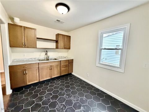 Tiny photo for 1936 Norwood Avenue NW, Warren, OH 44485 (MLS # 5178129)