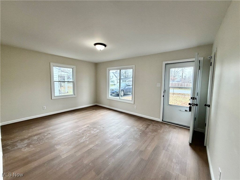 Photo of 1936 Norwood Avenue NW, Warren, OH 44485 (MLS # 5178129)