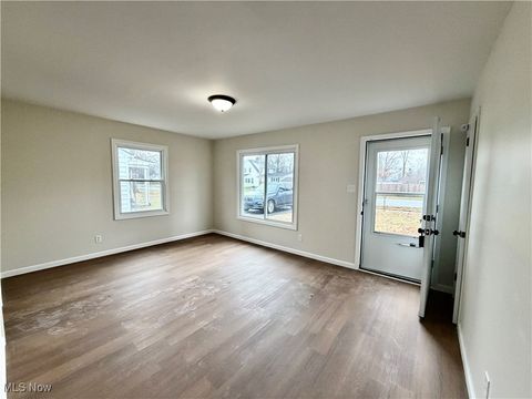 Tiny photo for 1936 Norwood Avenue NW, Warren, OH 44485 (MLS # 5178129)