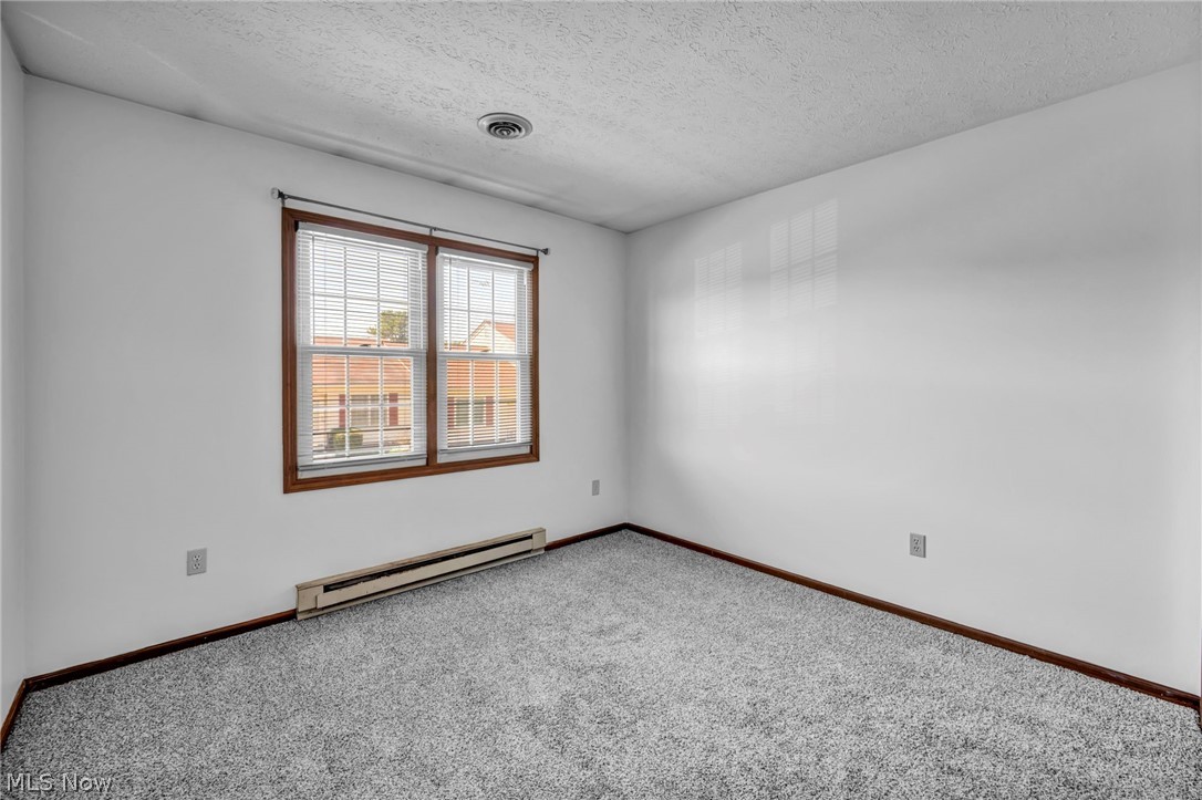 Creekside Vill - Residential