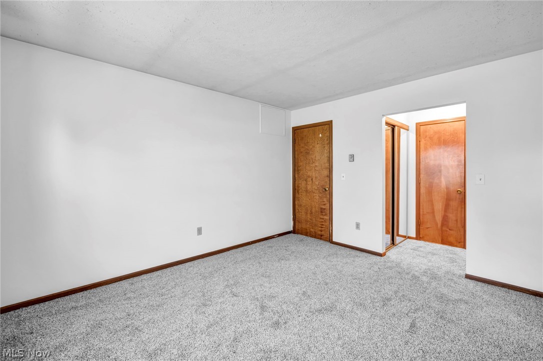 Creekside Vill - Residential